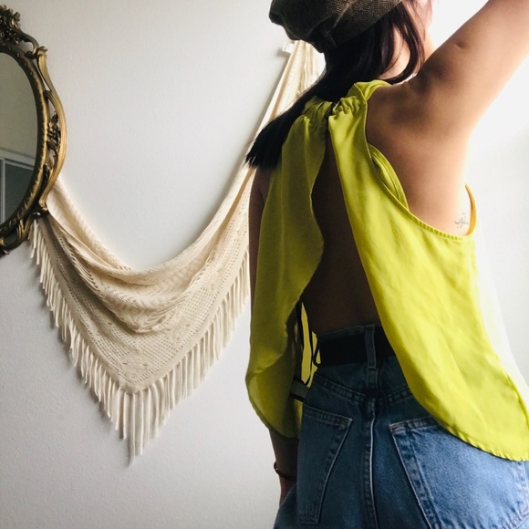 2b BEBE  Neon Open Back Blouse - Picture 5 of 8